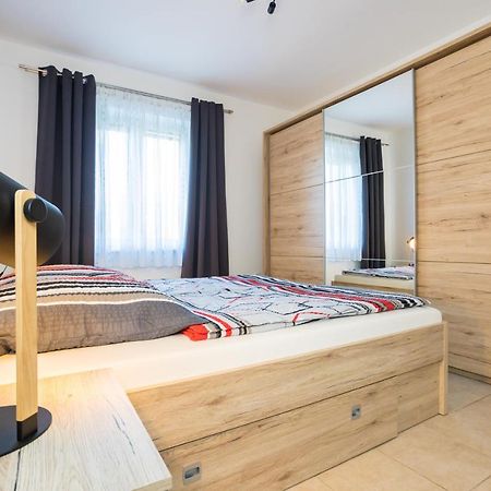 Apartments Sara Milohnici Εξωτερικό φωτογραφία