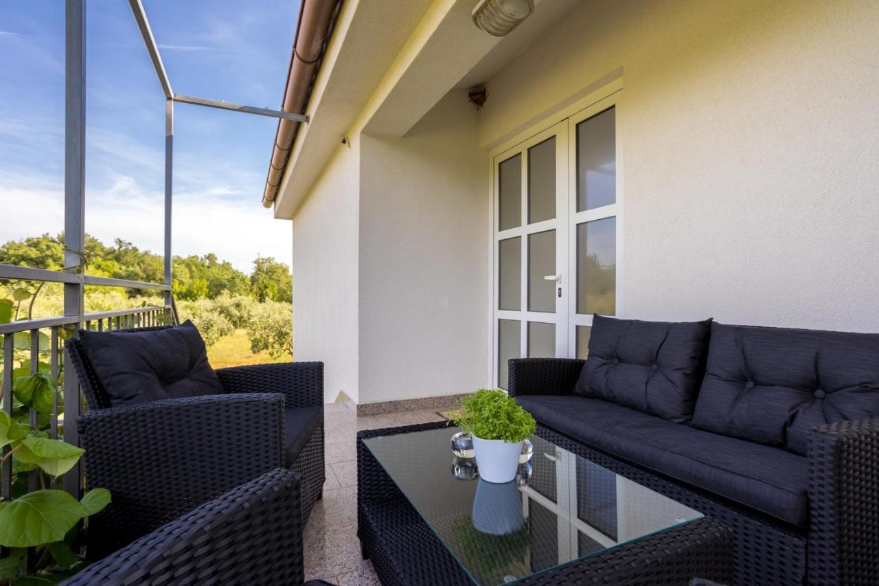 Apartments Sara Milohnici Εξωτερικό φωτογραφία