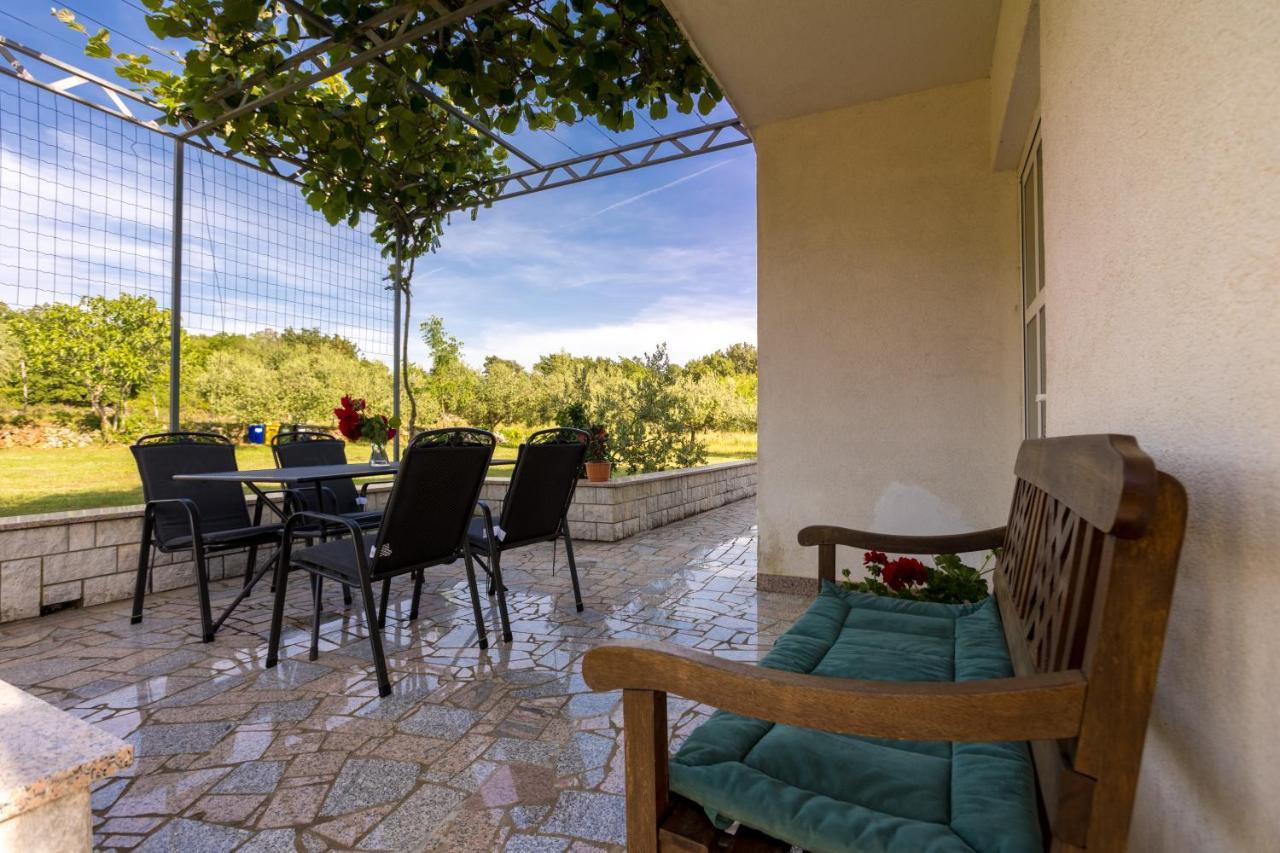Apartments Sara Milohnici Εξωτερικό φωτογραφία