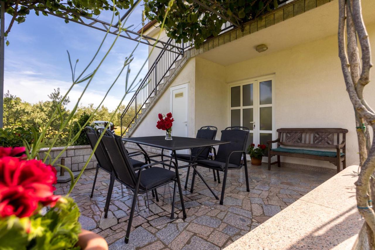 Apartments Sara Milohnici Εξωτερικό φωτογραφία