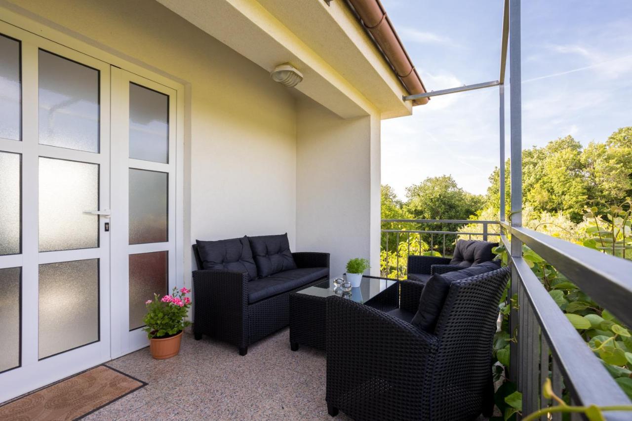 Apartments Sara Milohnici Εξωτερικό φωτογραφία