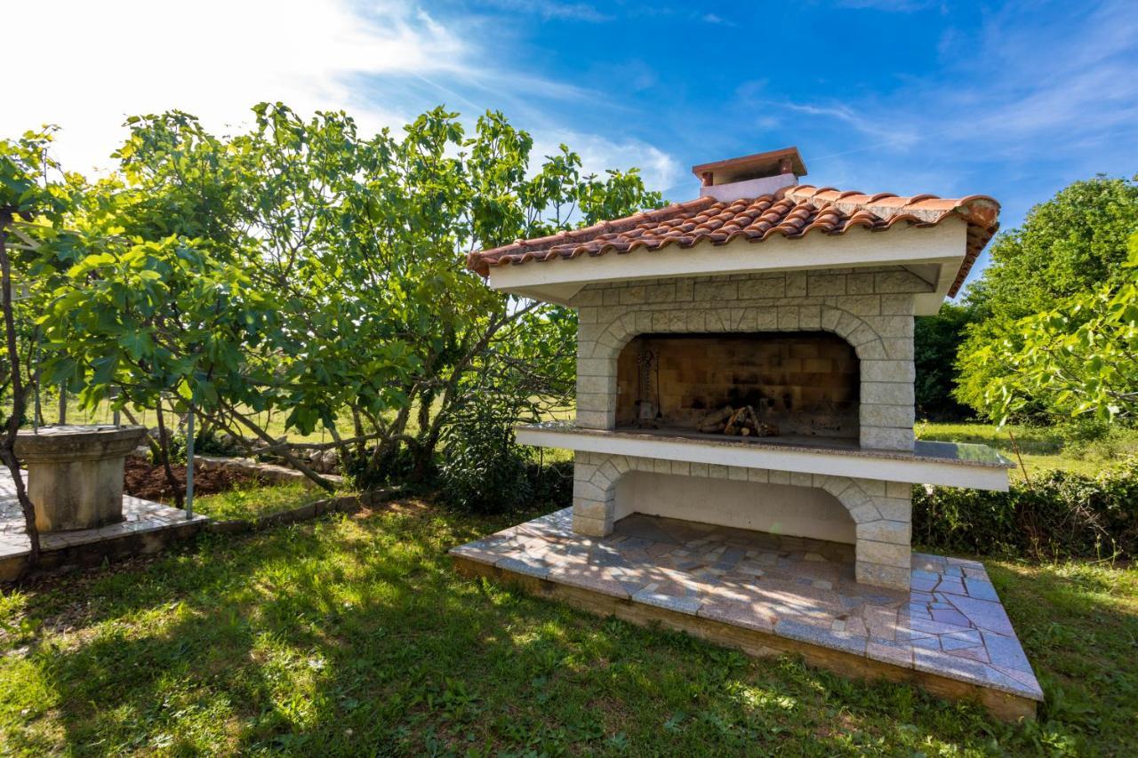 Apartments Sara Milohnici Εξωτερικό φωτογραφία