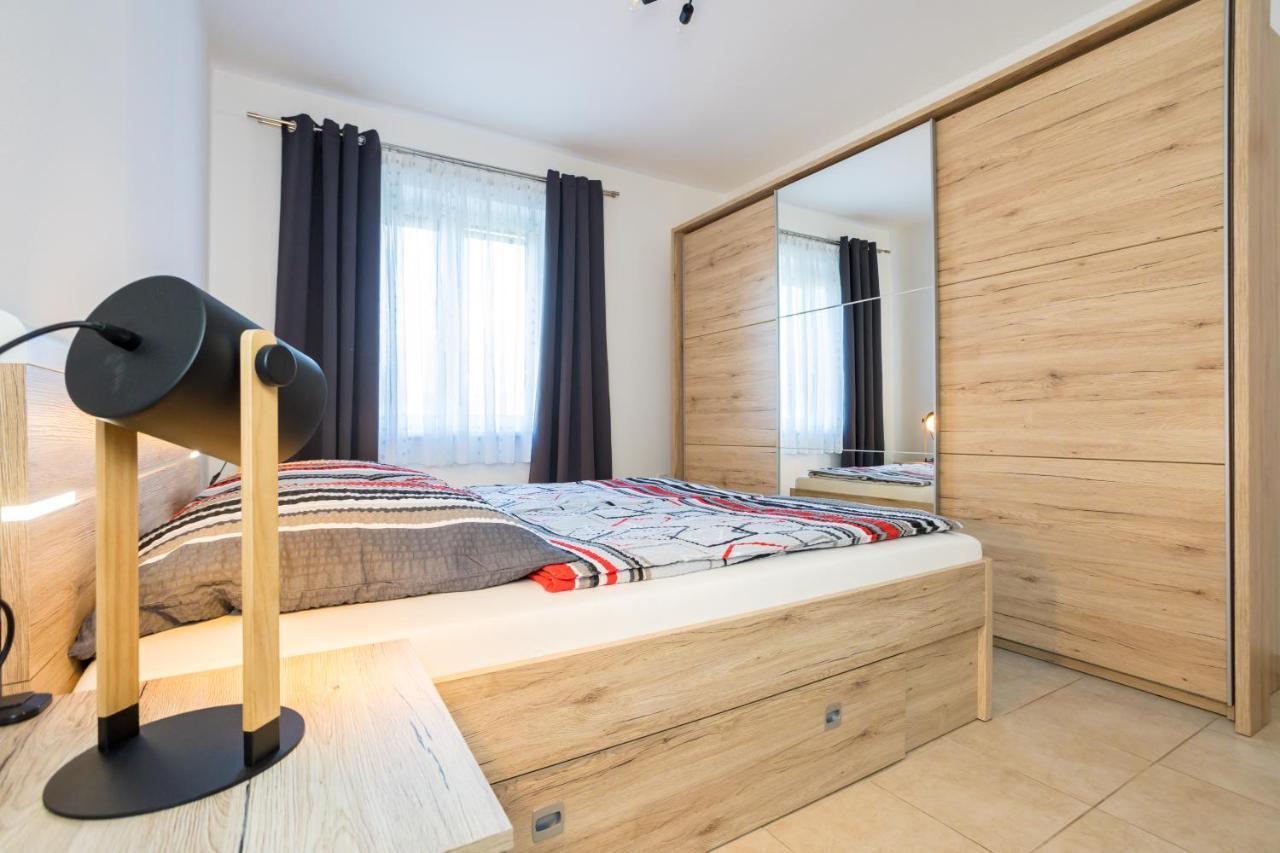 Apartments Sara Milohnici Εξωτερικό φωτογραφία