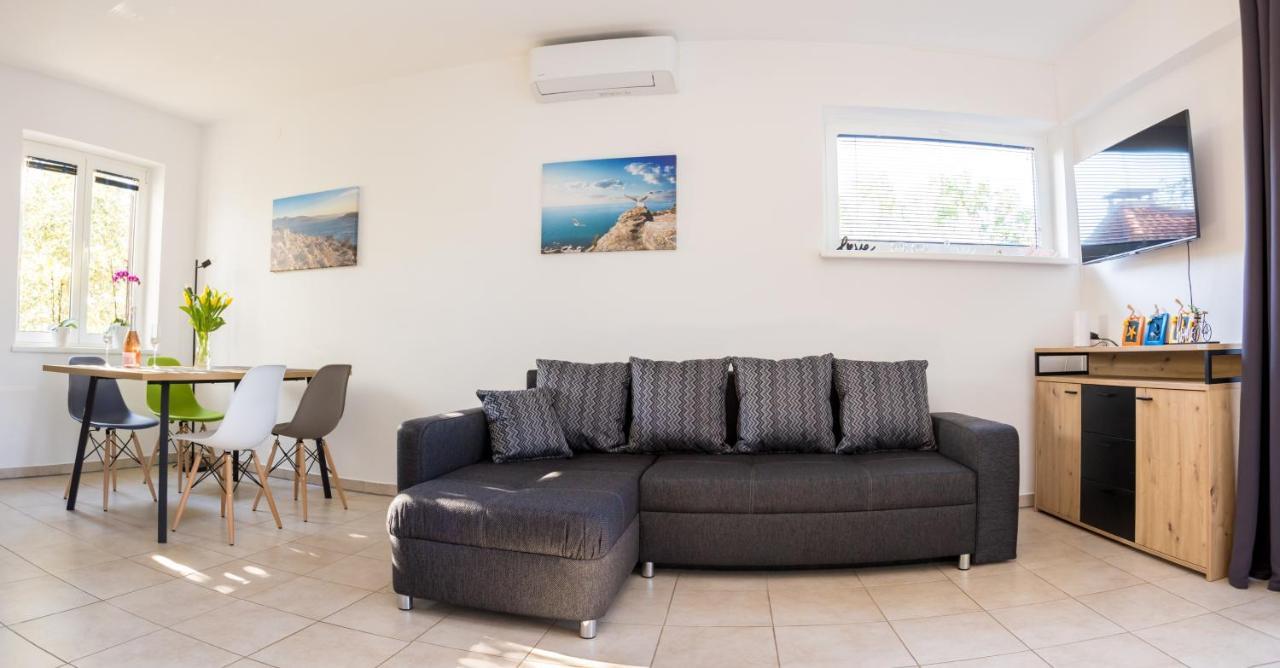 Apartments Sara Milohnici Εξωτερικό φωτογραφία