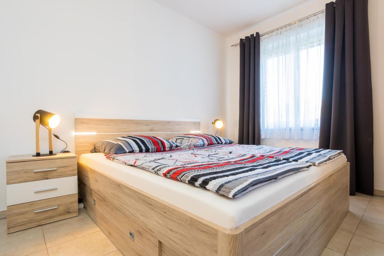Apartments Sara Milohnici Εξωτερικό φωτογραφία