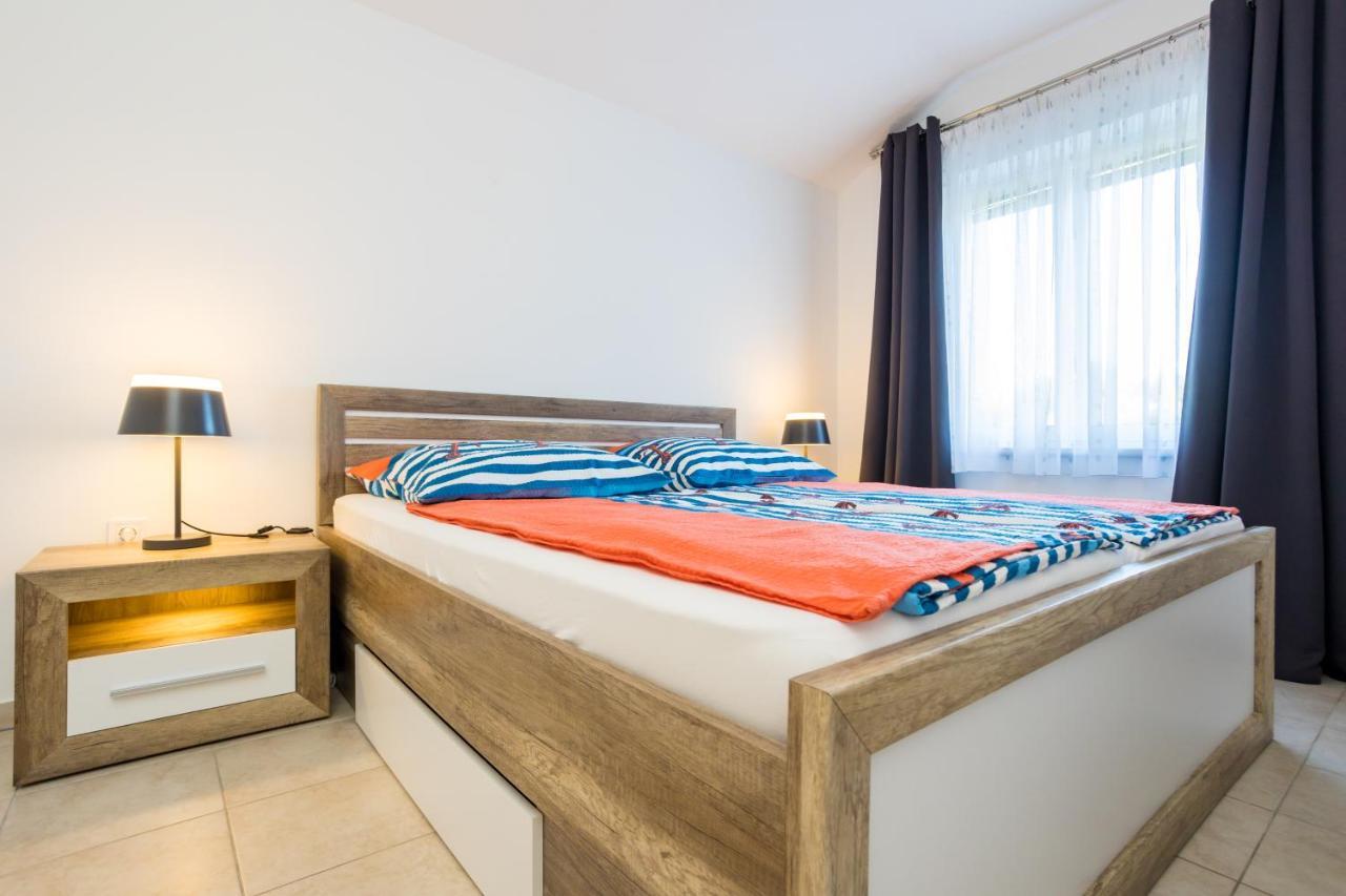 Apartments Sara Milohnici Εξωτερικό φωτογραφία